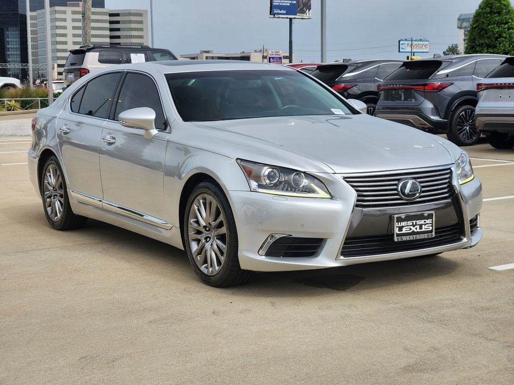 Used 2016 Lexus LS 460 w/ Comfort Package RWD image 3