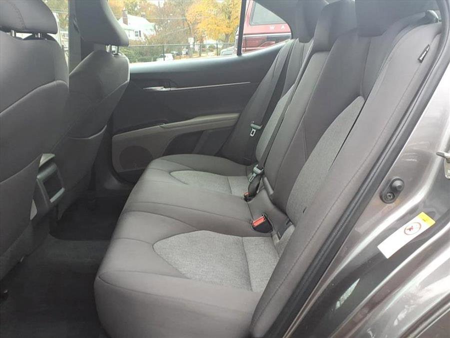 Used 2019 Toyota Camry L image 30