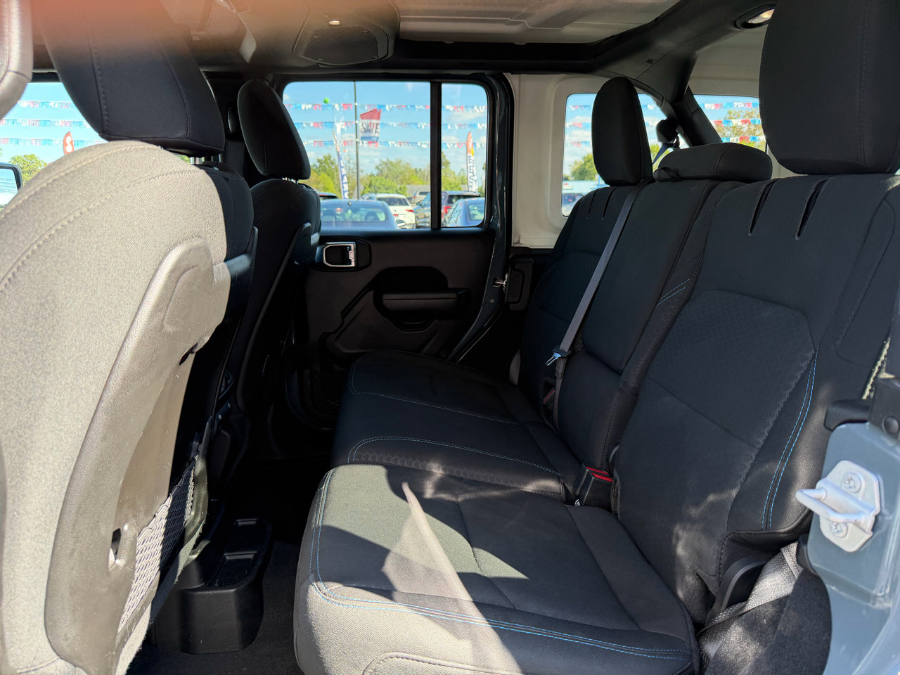 Used 2024 Jeep Wrangler Unlimited Rubicon 4xe image 17