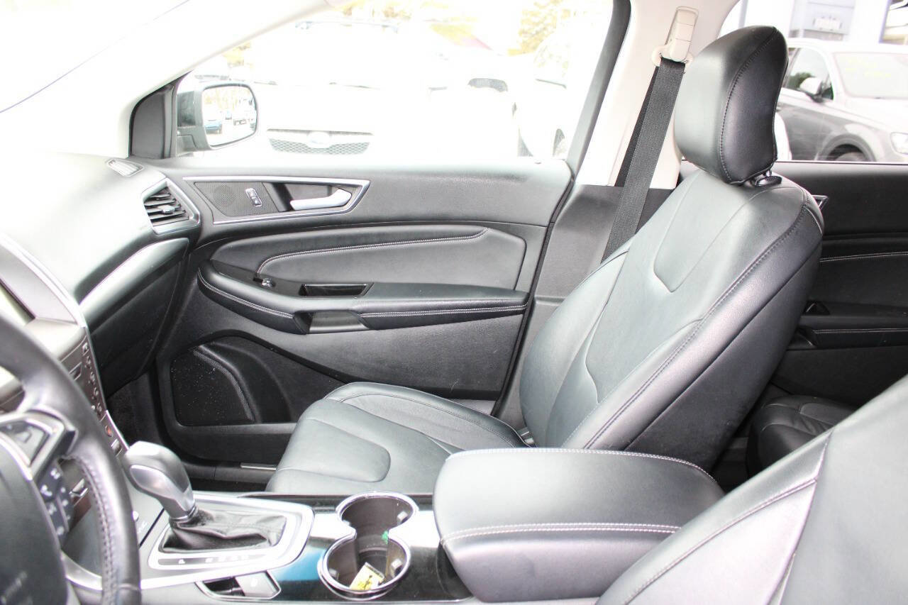 Used 2015 Ford Edge Titanium AWD/4WD image 14