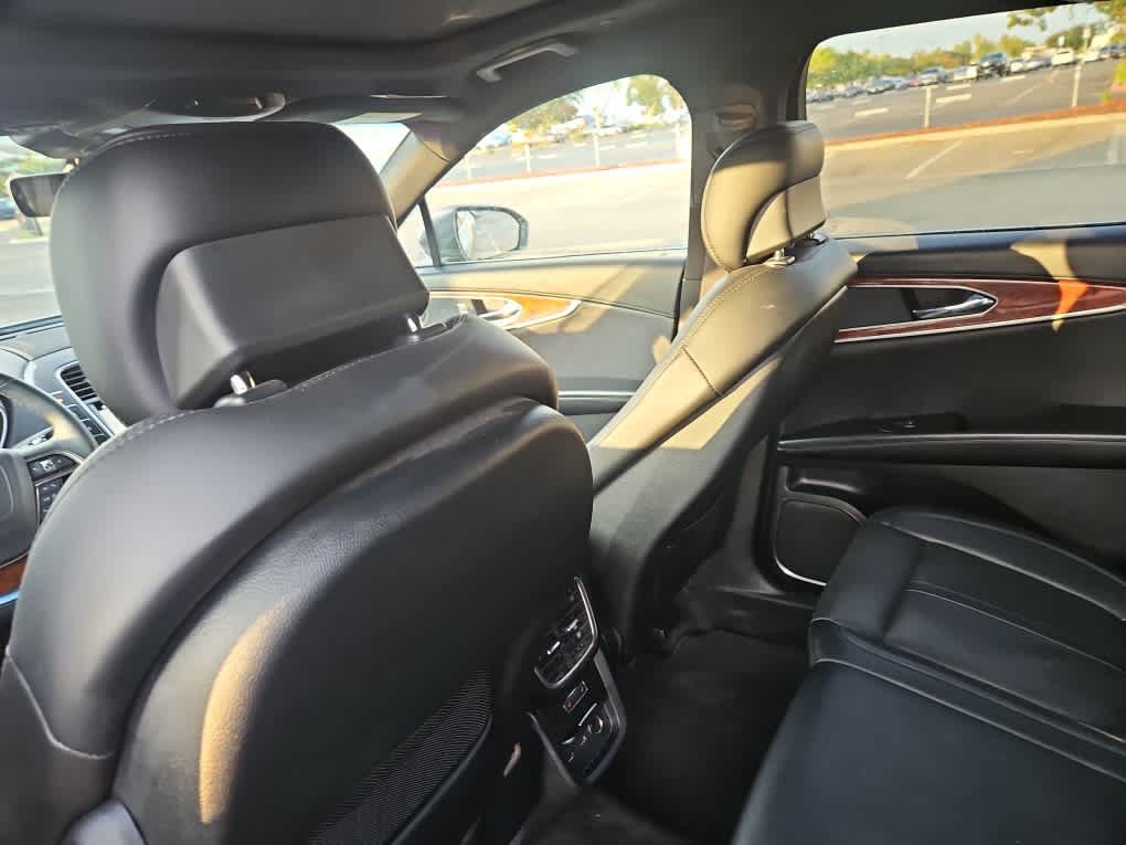 Used 2019 Lincoln Nautilus Reserve w/ Driver Assistance Package FWD image 11