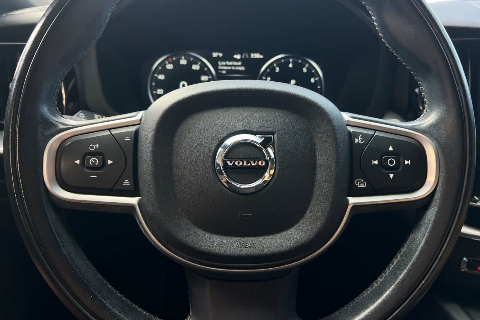 Used 2019 Volvo XC60 T6 Momentum w/ Multimedia Package AWD/4WD image 26