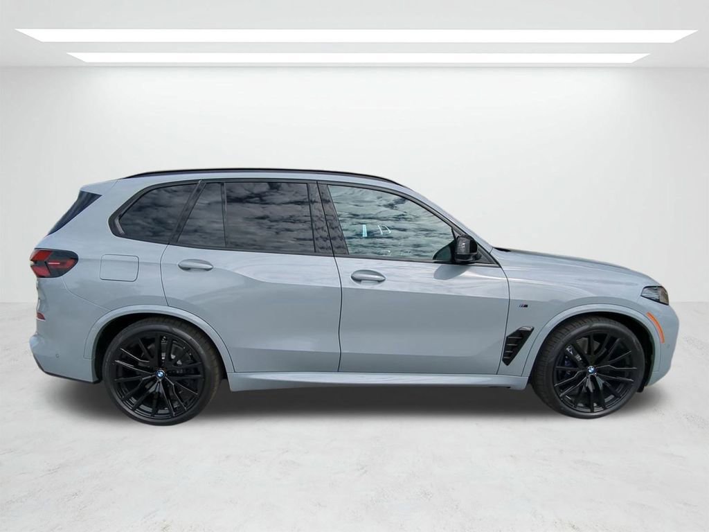 New 2026 BMW X5 M60i image 3