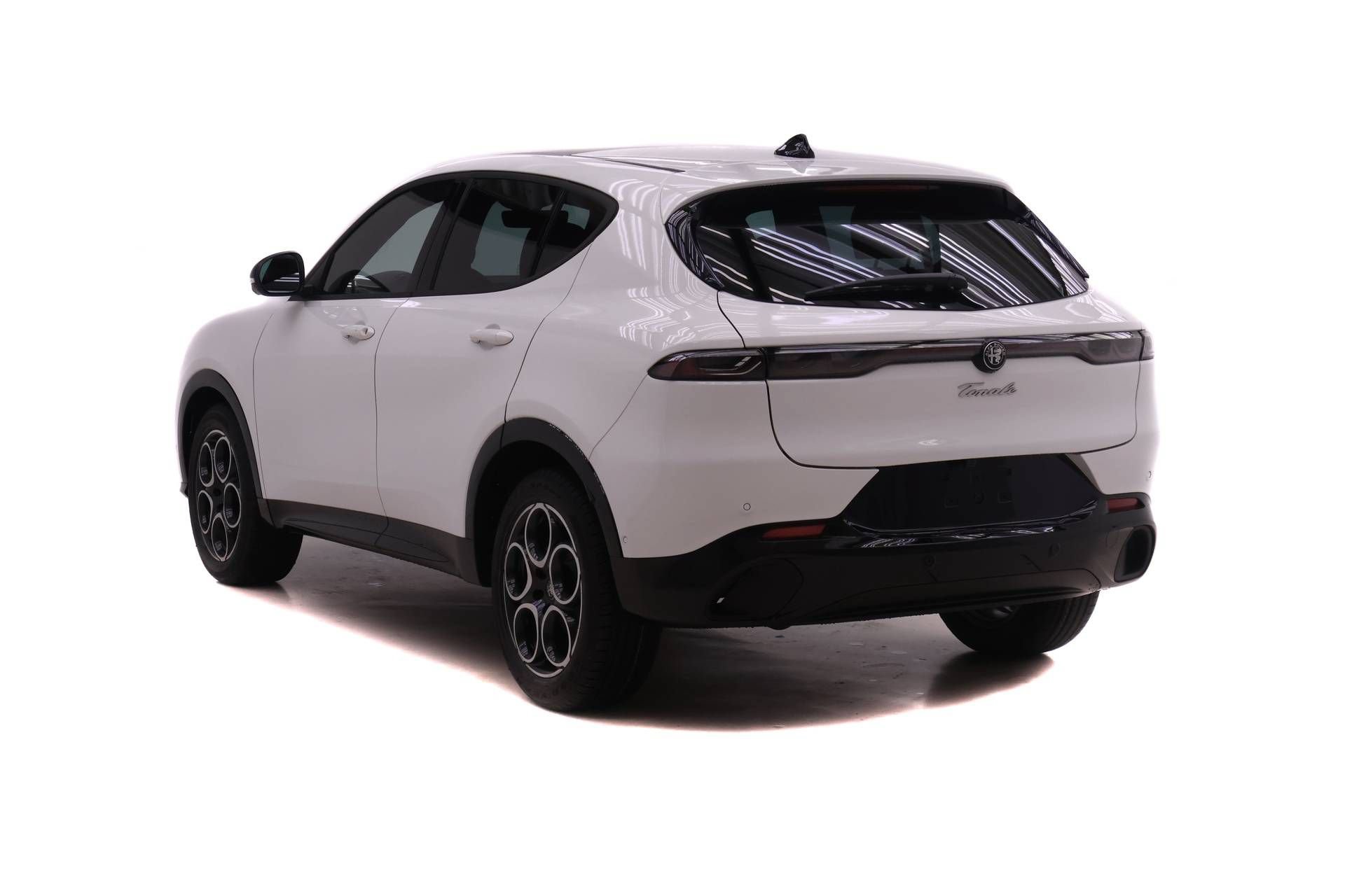 New 2026 Alfa Romeo Tonale w/ Active Assist Package AWD/4WD image 5