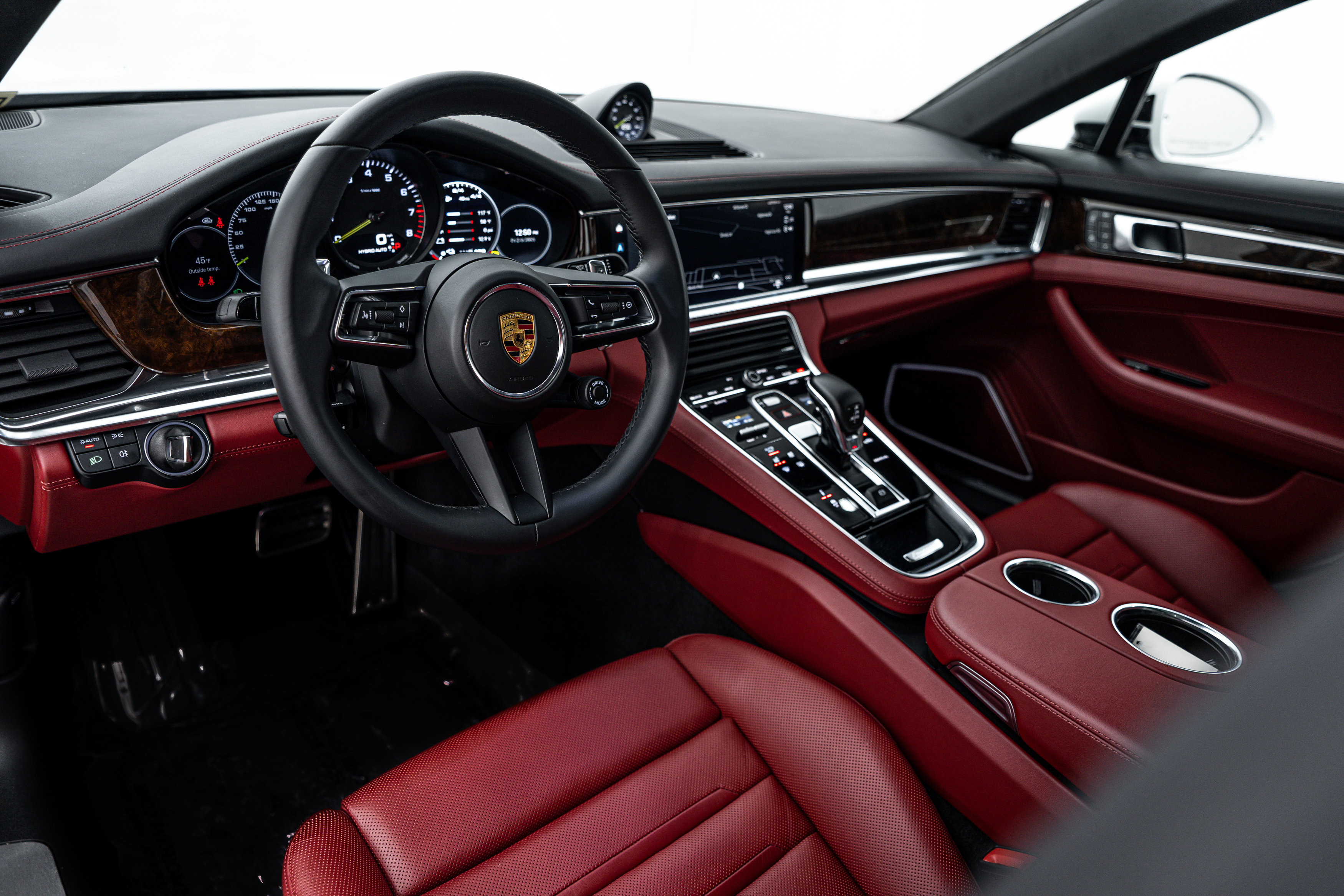 Used 2022 Porsche Panamera 4 image 4