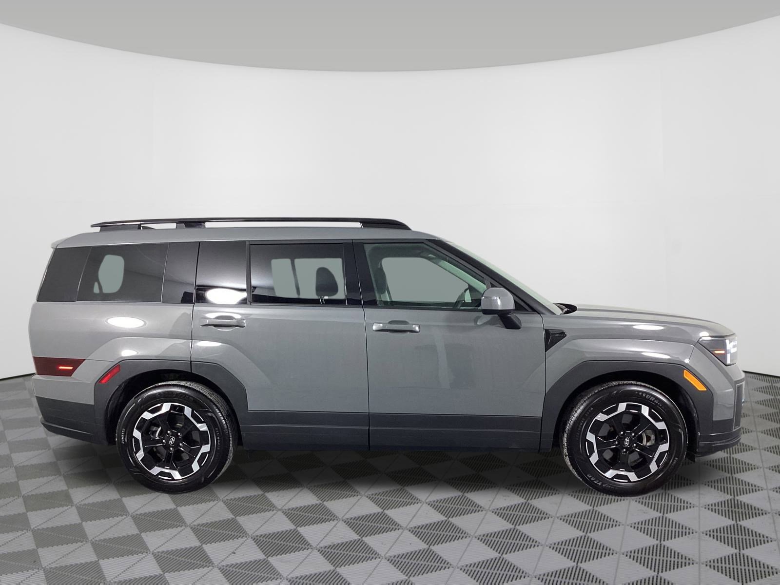 Used 2024 Hyundai Santa Fe SEL image 4