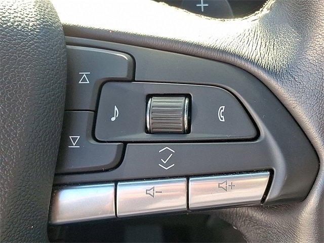 Used 2024 Cadillac XT4 Premium Luxury image 18