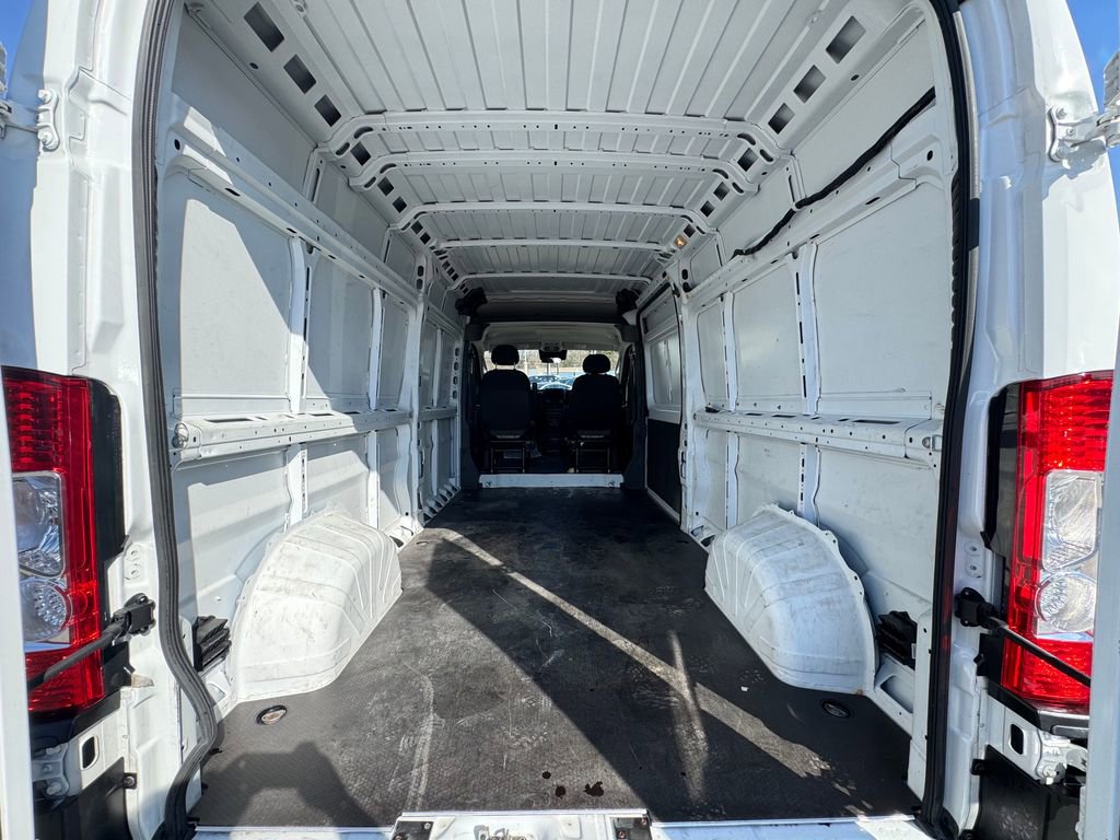Used 2023 RAM ProMaster 2500 FWD image 12