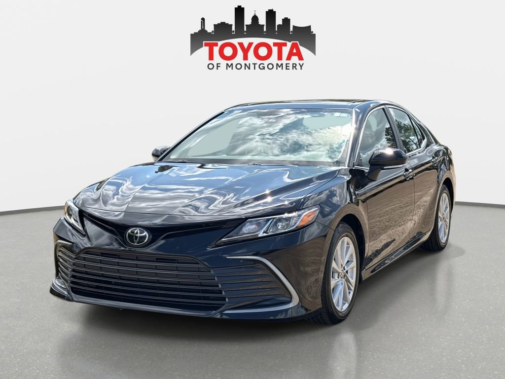 Used 2024 Toyota Camry LE w/ Convenience Package image 7