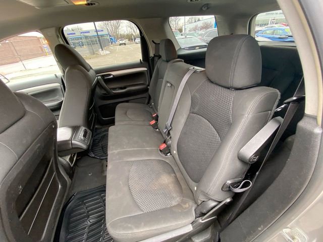 Used 2007 Saturn Outlook XE w/ Advanced Audio Pkg image 15