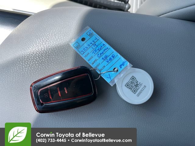 Used 2019 Toyota Camry SE w/ Convenience Package FWD image 16