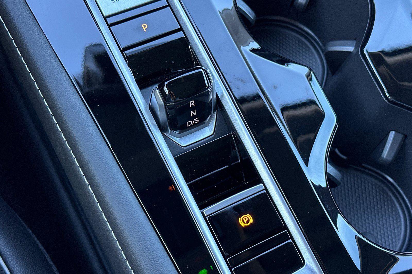 New 2026 Volkswagen Atlas SEL Premium R-Line image 22