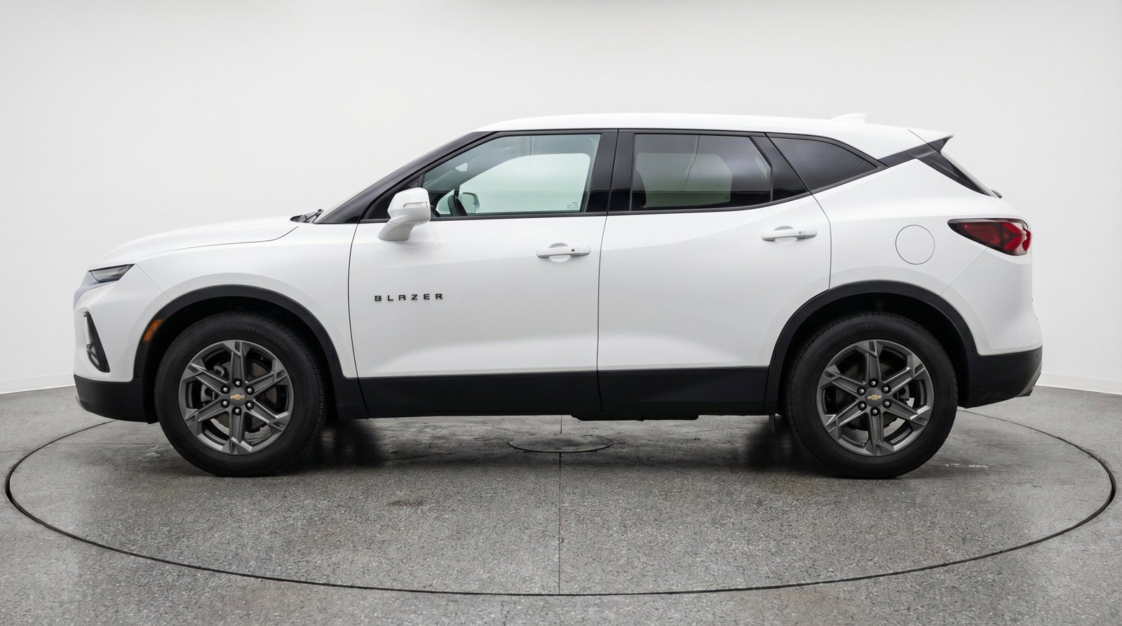 Used 2025 Chevrolet Blazer LT FWD image 5