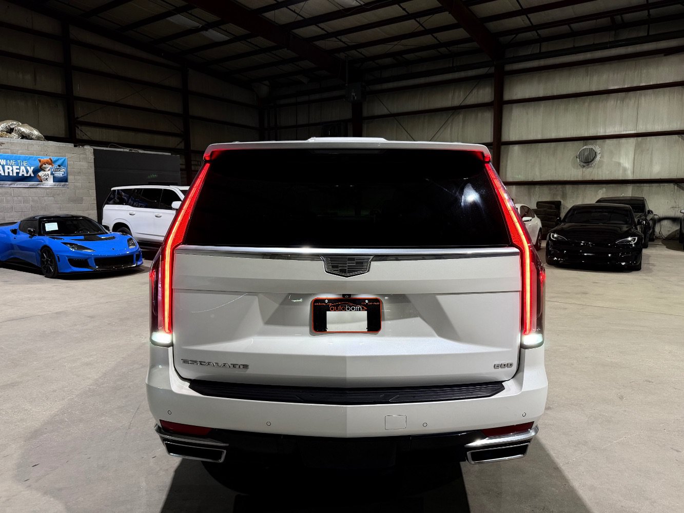 Used 2022 Cadillac Escalade Luxury AWD/4WD image 6