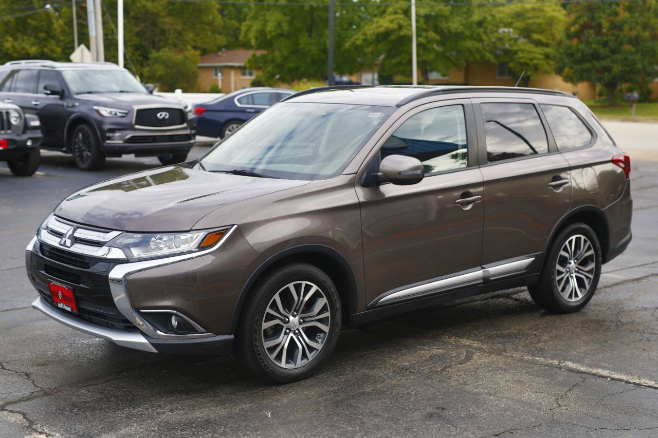 Used 2016 Mitsubishi Outlander SEL AWD/4WD image 3