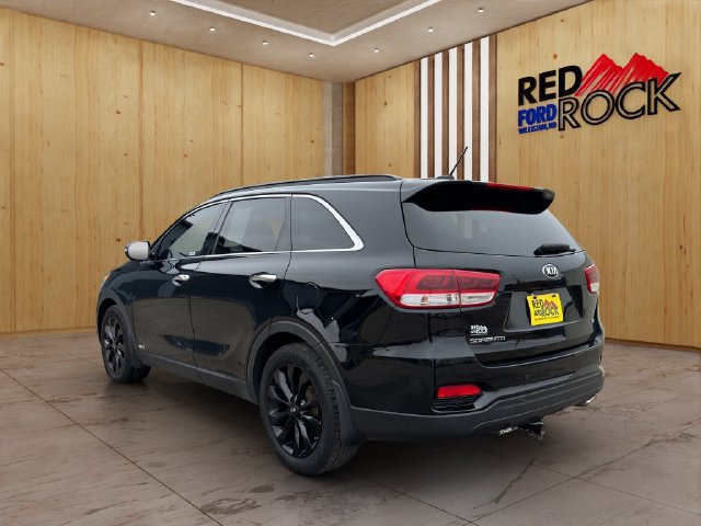 Used 2019 Kia Sorento AWD V6 image 4