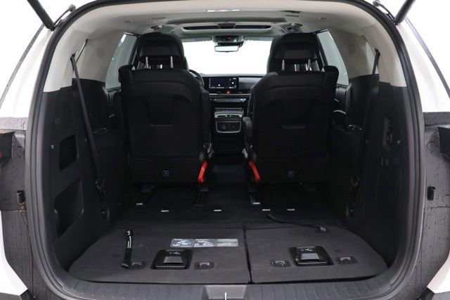 Used 2025 Kia Carnival SX Prestige FWD image 36