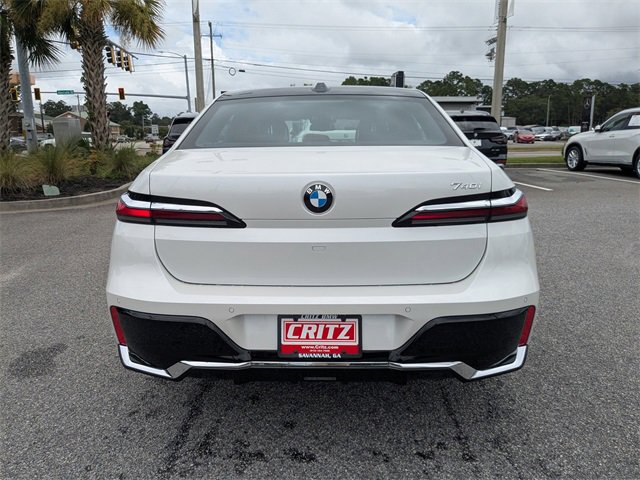 New 2025 BMW 740i image 6