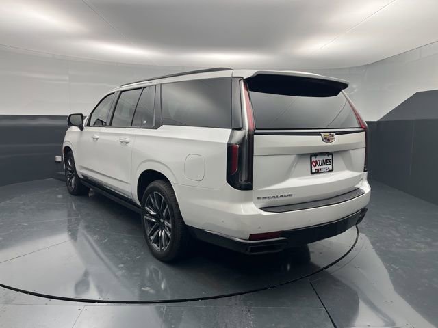 Used 2024 Cadillac Escalade ESV Sport Platinum AWD/4WD image 5