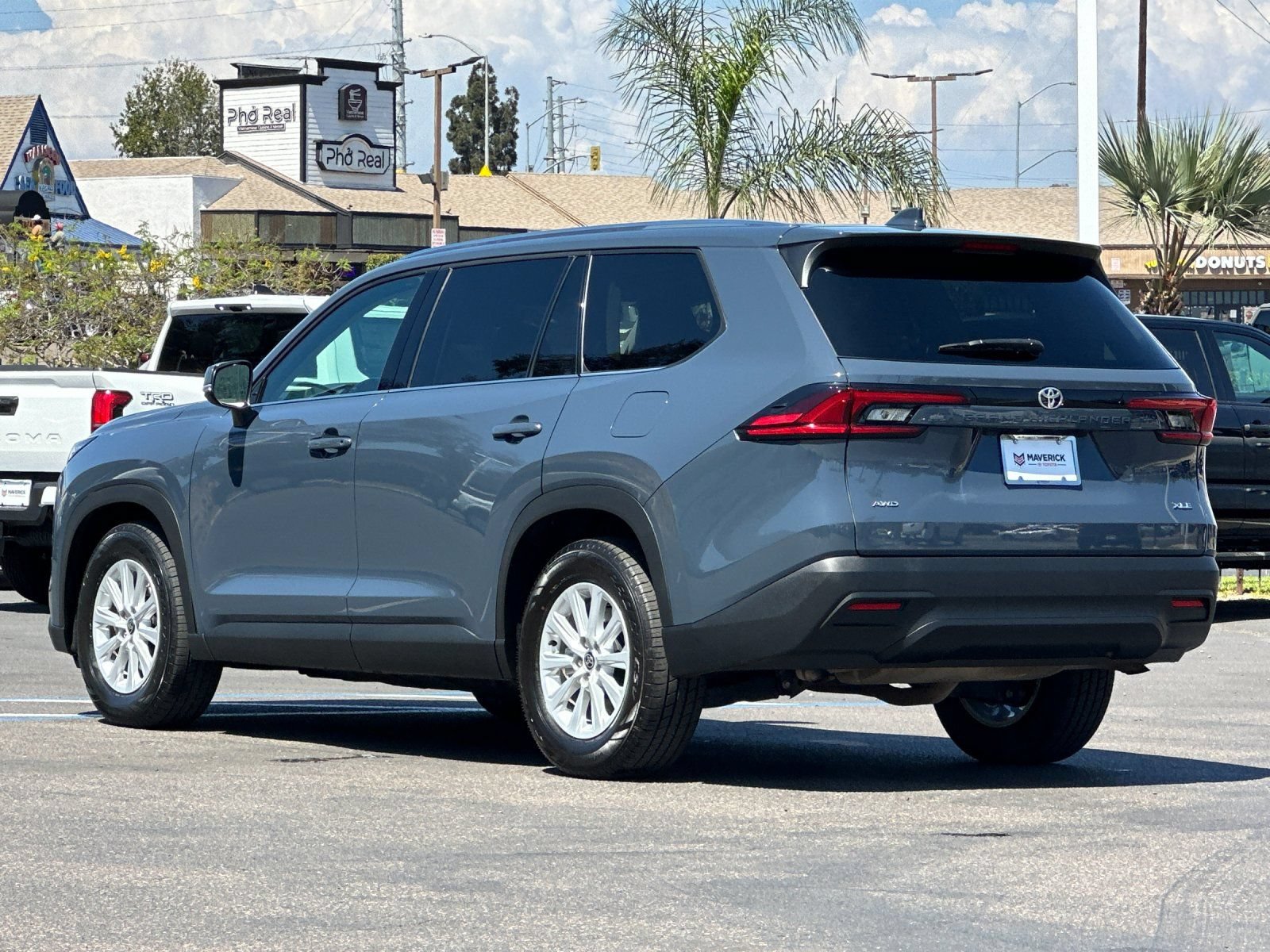 Used 2025 Toyota Grand Highlander AWD image 3