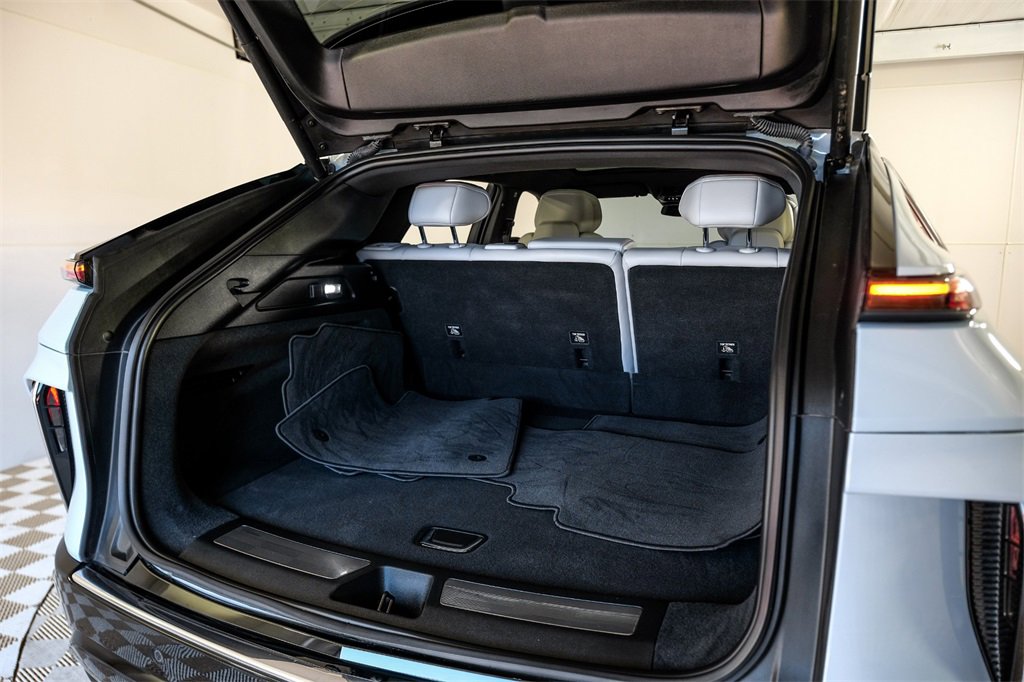 Used 2024 Cadillac Lyriq Luxury image 54