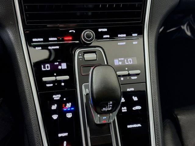 Used 2018 Porsche Panamera 4 image 18