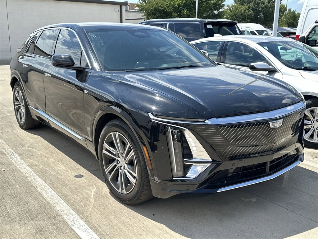 Used 2023 Cadillac Lyriq 2WD image 2