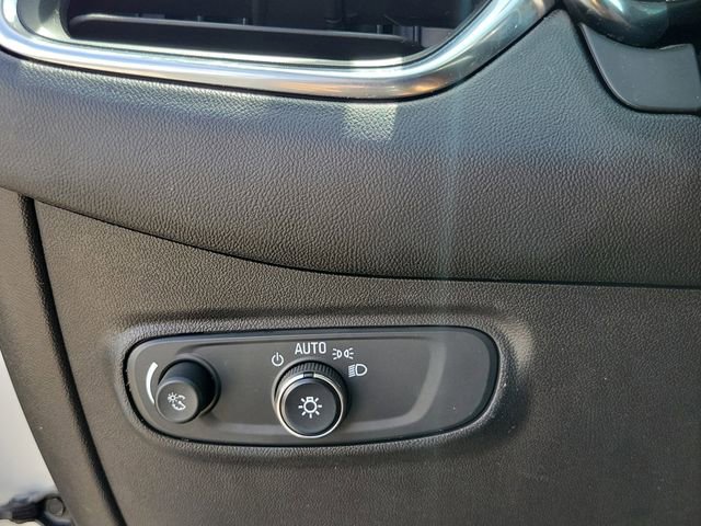 Used 2021 Chevrolet Equinox LT FWD image 27
