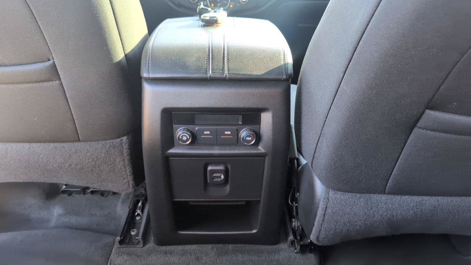 Used 2023 Chevrolet Traverse LT FWD image 34