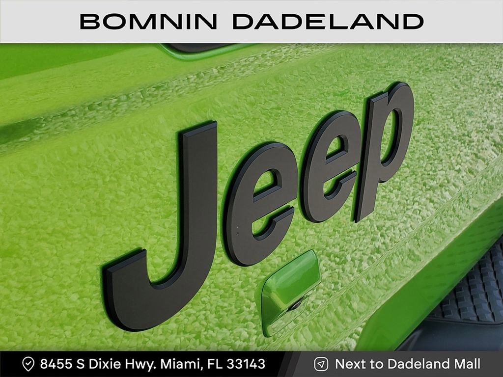 Used 2025 Jeep Gladiator Sport image 6