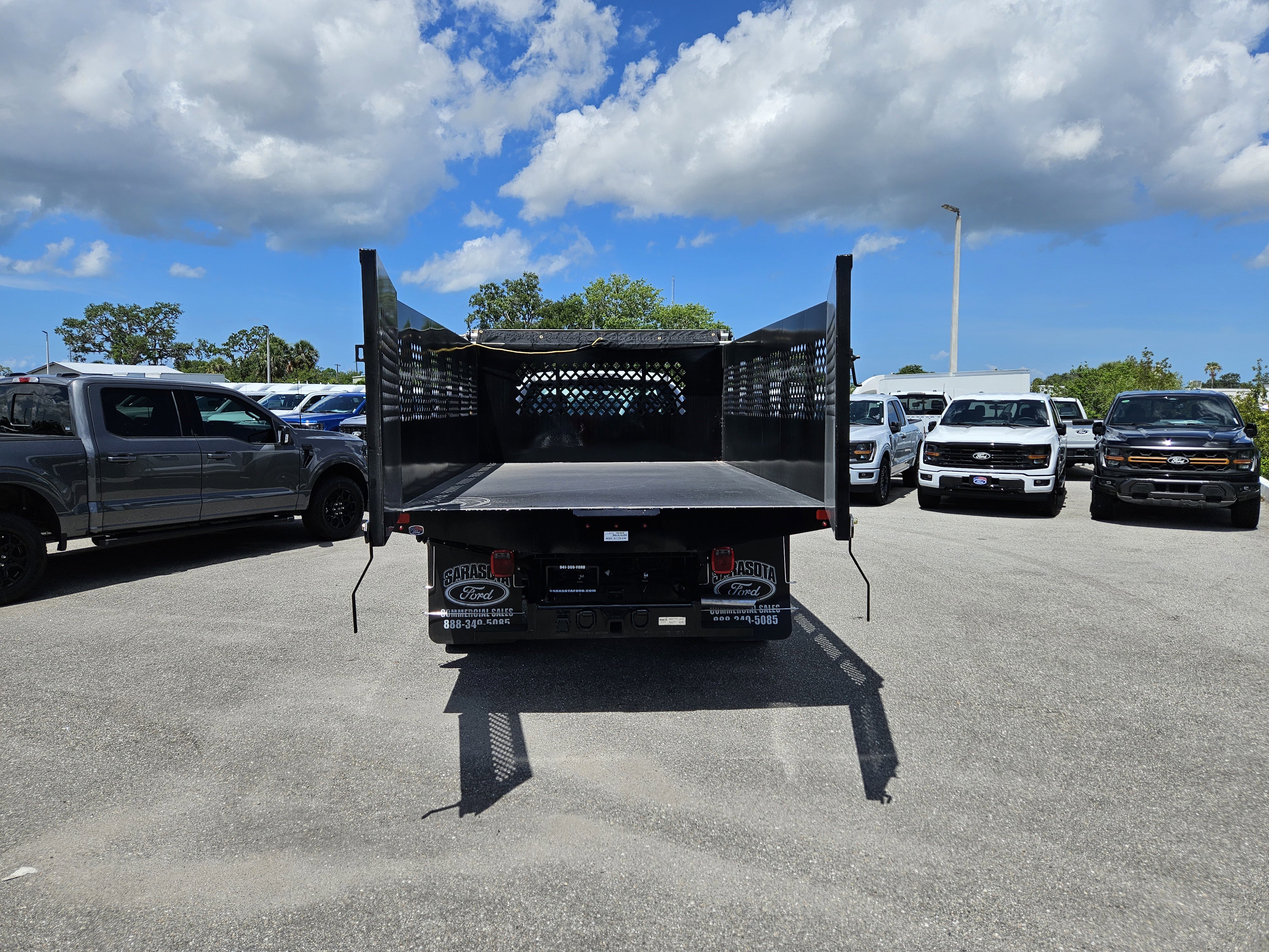 New 2025 Ford F450 XL w/ XL Chrome Package RWD image 15
