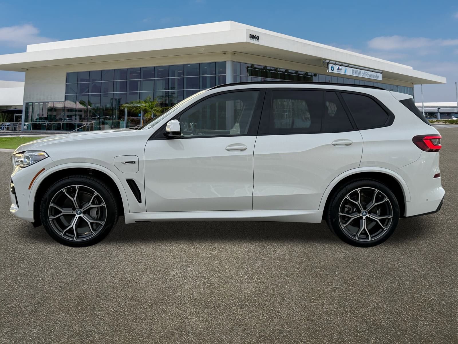 Certified 2023 BMW X5 xDrive45e w/ Executive Package image 6