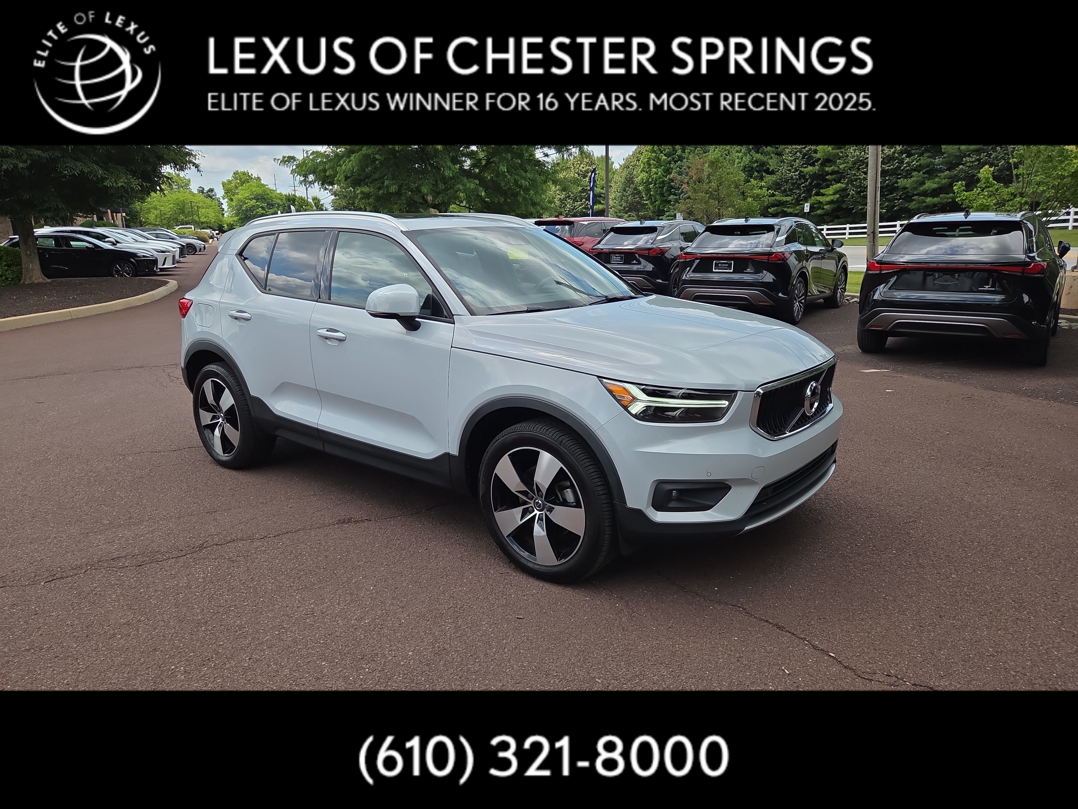 Used 2021 Volvo XC40 T5 Momentum w/ Premium Package