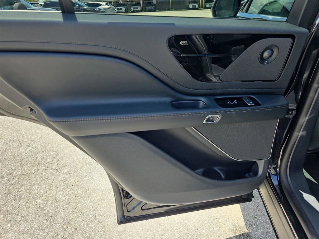 New 2025 Lincoln Aviator 2WD w/ Equipment Group 101A image 13