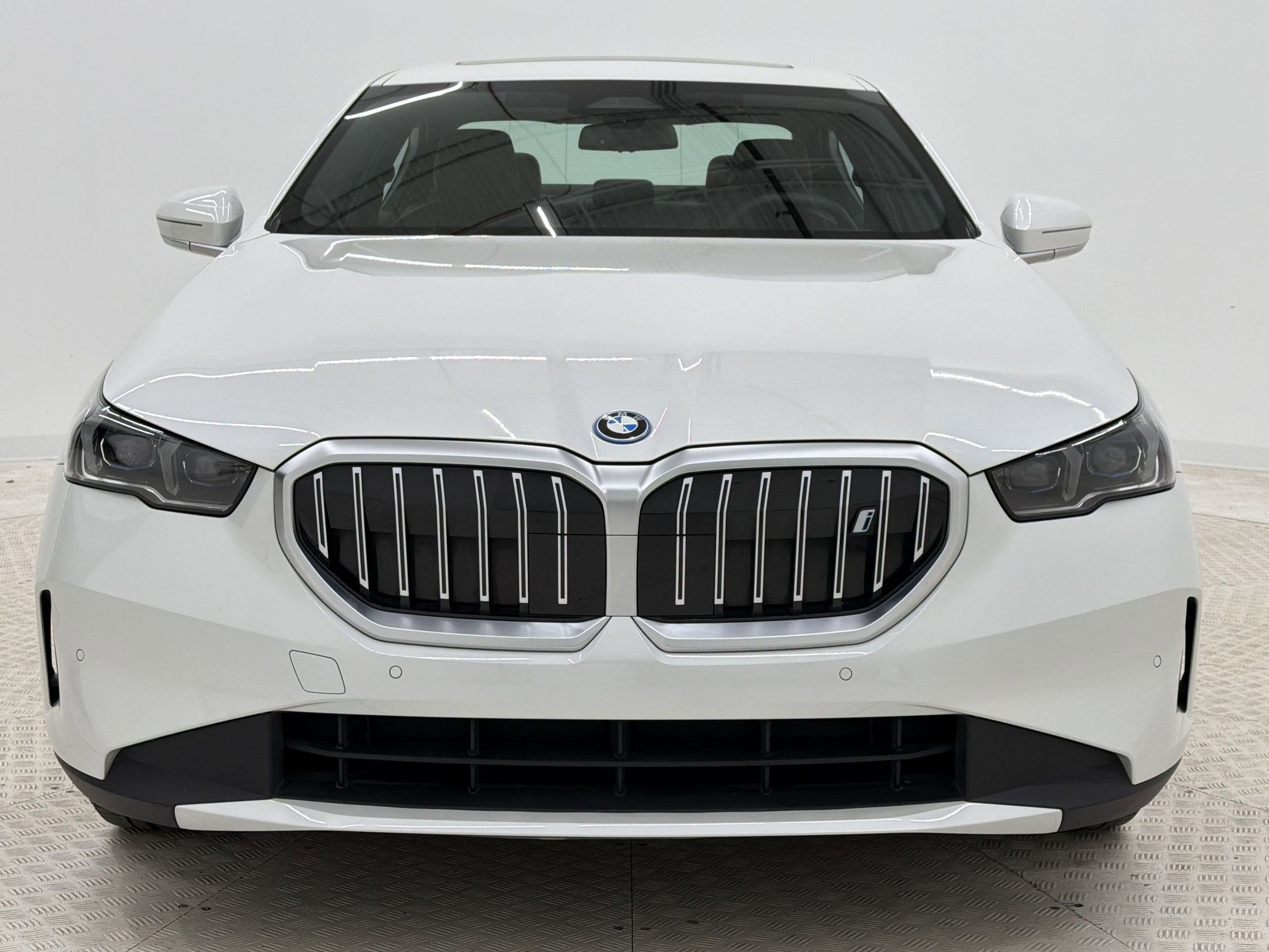 Certified 2024 BMW i5 eDrive40i w/ M Sport Package image 6