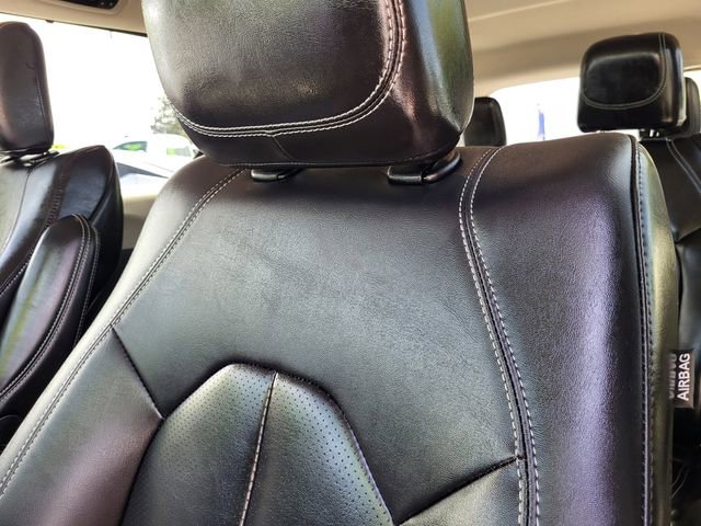 Used 2024 Chrysler Pacifica Touring-L image 17