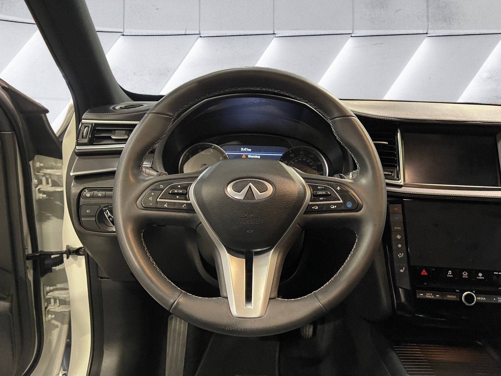 Used 2022 INFINITI QX50 Luxe w/ Appearance Package AWD/4WD image 13