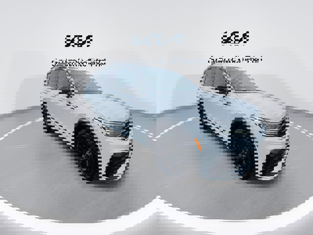 Used 2023 Volkswagen Tiguan SE R-Line image 2