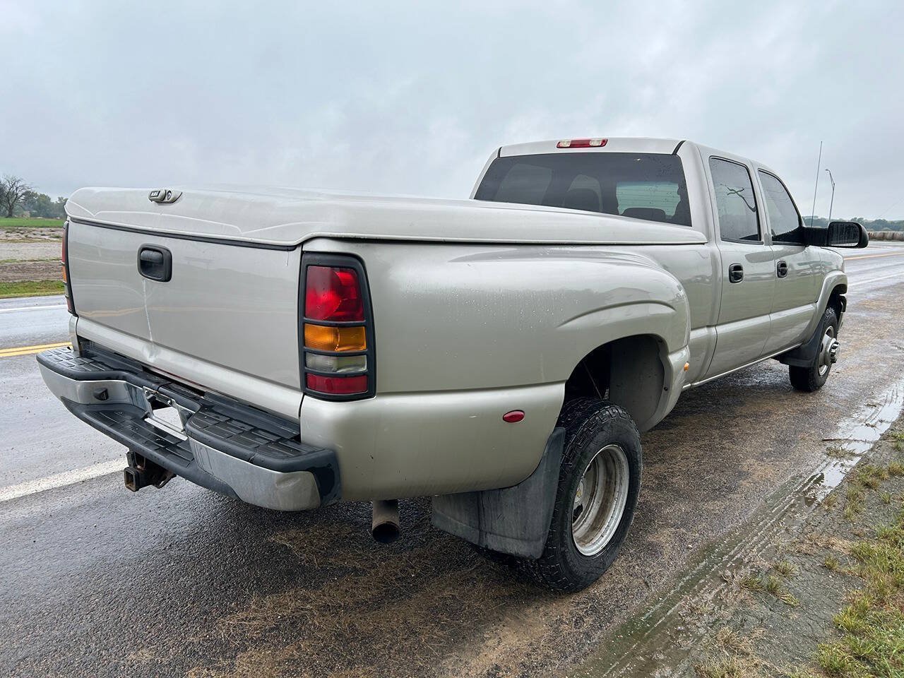 Used 2004 Chevrolet Silverado 3500 4x4 Crew Cab w/ Heavy-Duty Power Package image 7
