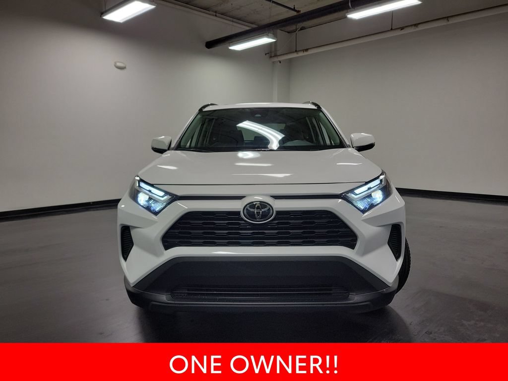 Used 2025 Toyota RAV4 XLE w/ Convenience Package FWD image 3