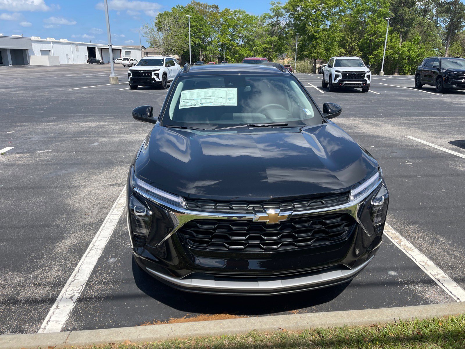 New 2026 Chevrolet Trax LT w/ Driver Confidence Package image 2