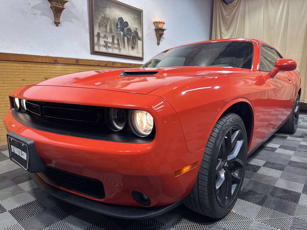 Used 2022 Dodge Challenger SXT w/ Blacktop Package image 5