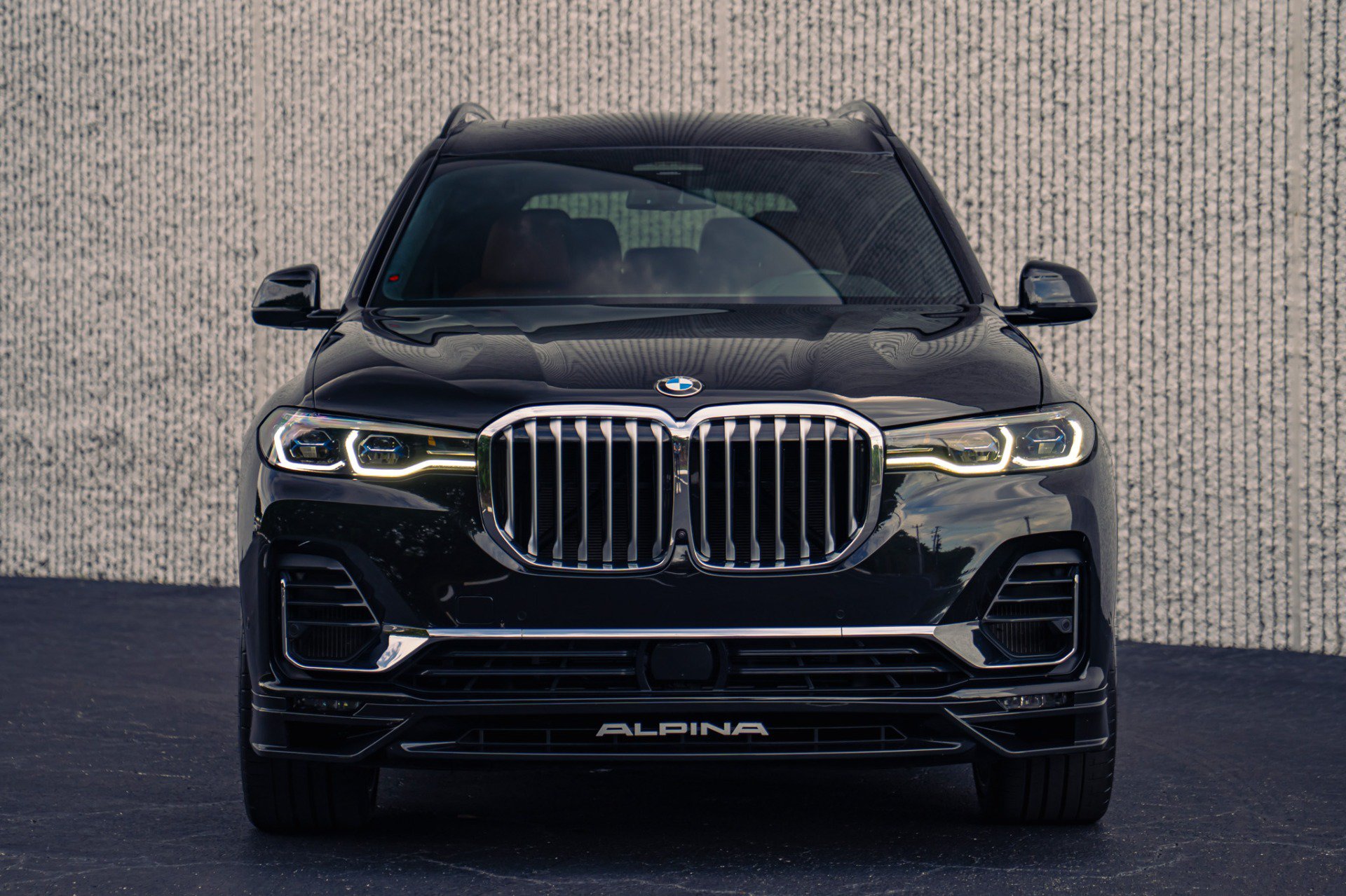 Used 2021 BMW ALPINA XB7 AWD/4WD image 3