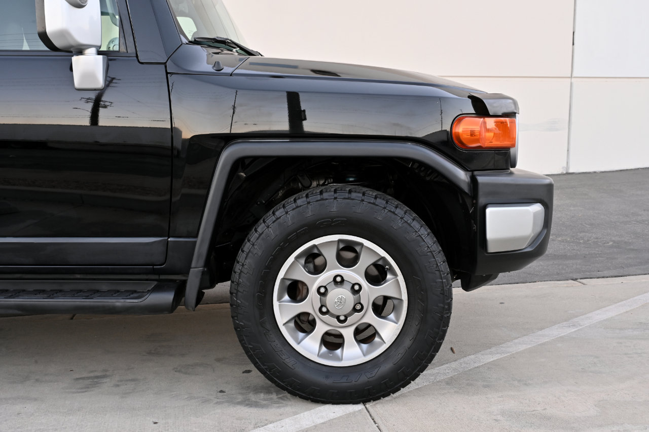 Used 2011 Toyota FJ Cruiser 4WD w/ Convenience Pkg image 32