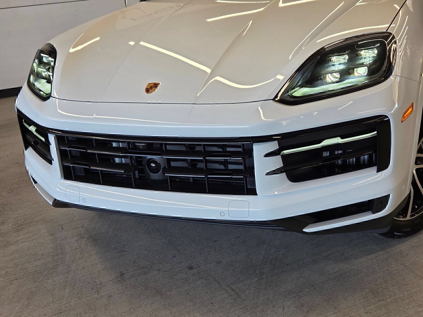 Certified 2026 Porsche Cayenne Coupe AWD/4WD image 24
