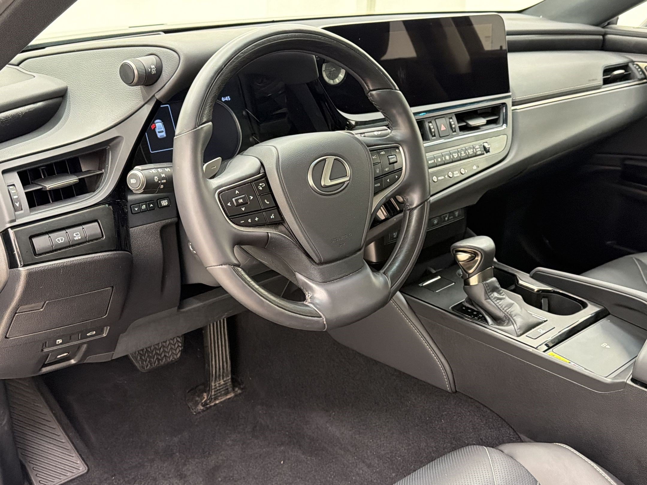 Used 2024 Lexus ES 350 w/ Accessory Package (Z1) FWD image 4