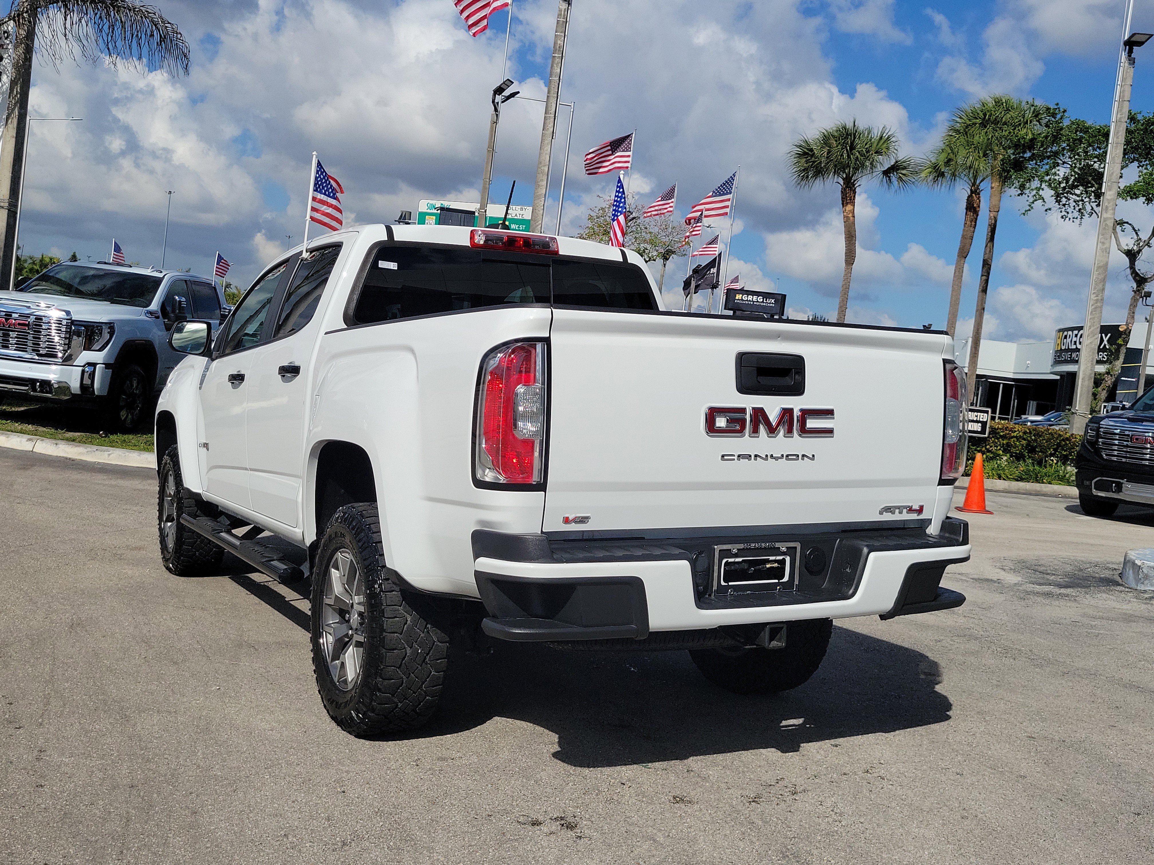 Used 2022 GMC Canyon AT4 w/ Trailering Package image 7