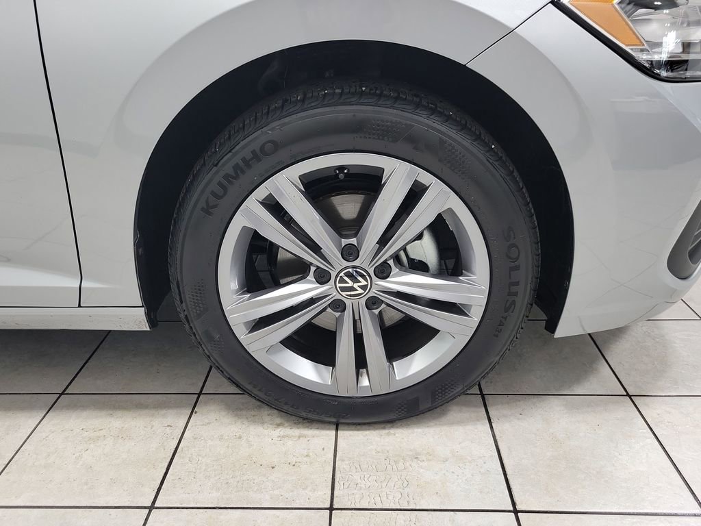 Used 2023 Volkswagen Jetta SE w/ Panoramic Sunroof Package FWD image 49