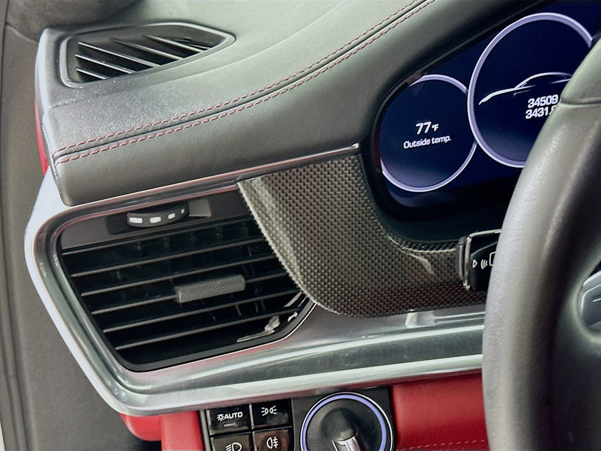 Used 2020 Porsche Panamera GTS image 11