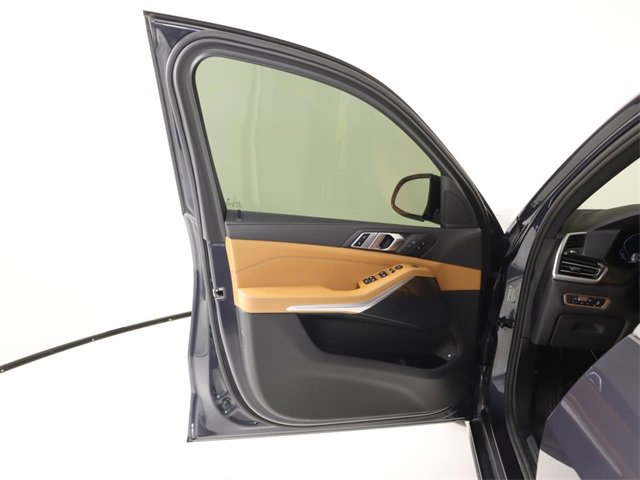 Used 2022 BMW X5 xDrive45e w/ Luxury Seating Package image 10